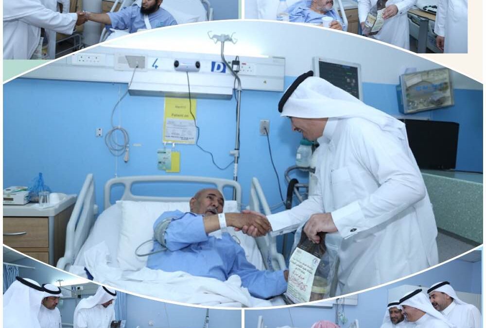 محافظ عنيزة وأصدقاء المرضى عايدوا المنومين بمستشفى الملك سعود