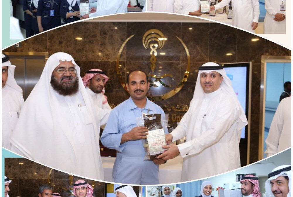 المحافظ وأعضاء لجنة أصدقاء المرضى بعنيزة يكرمون المناوبين بمستشفى الملك سعود