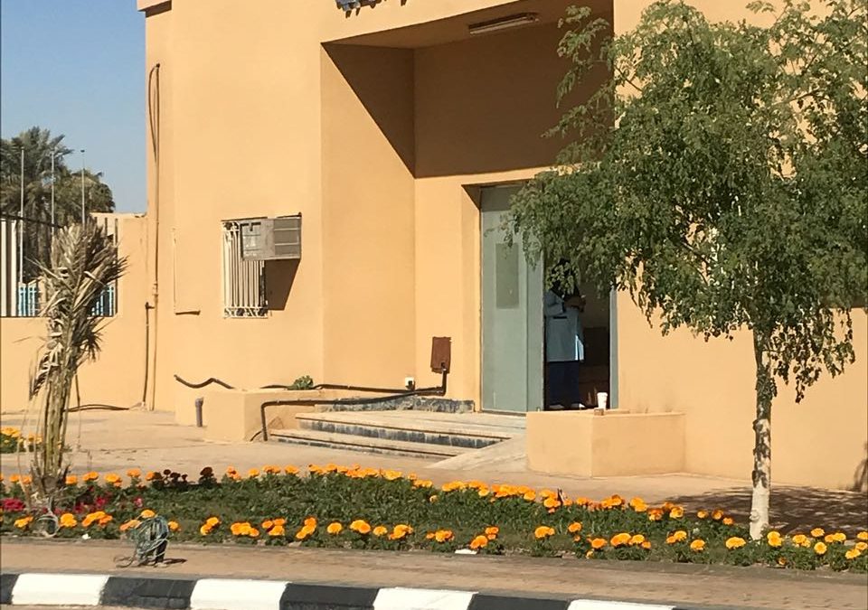 اللجنة الإجتماعية في الفريق النسائي بلجنة أصدقاء المرضى بعنيزة زيارة دورية للمرضى المنومين وللمراجعين للعيادات الخارجية