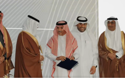 وزير الصحة يُكرّم جمعية أصدقاء المرضى بعنيزة